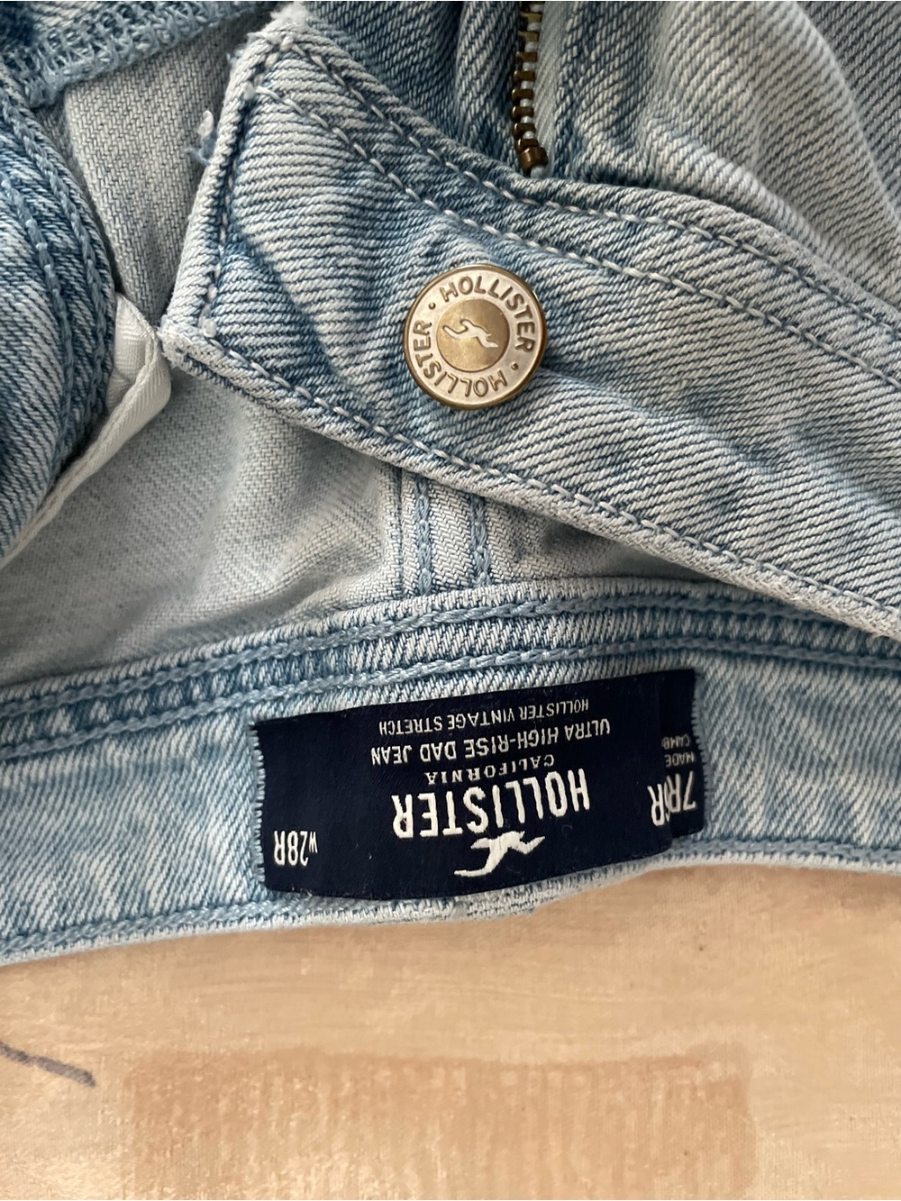 Hollister women light Wash Denim Jeans - Ultra High-Rise